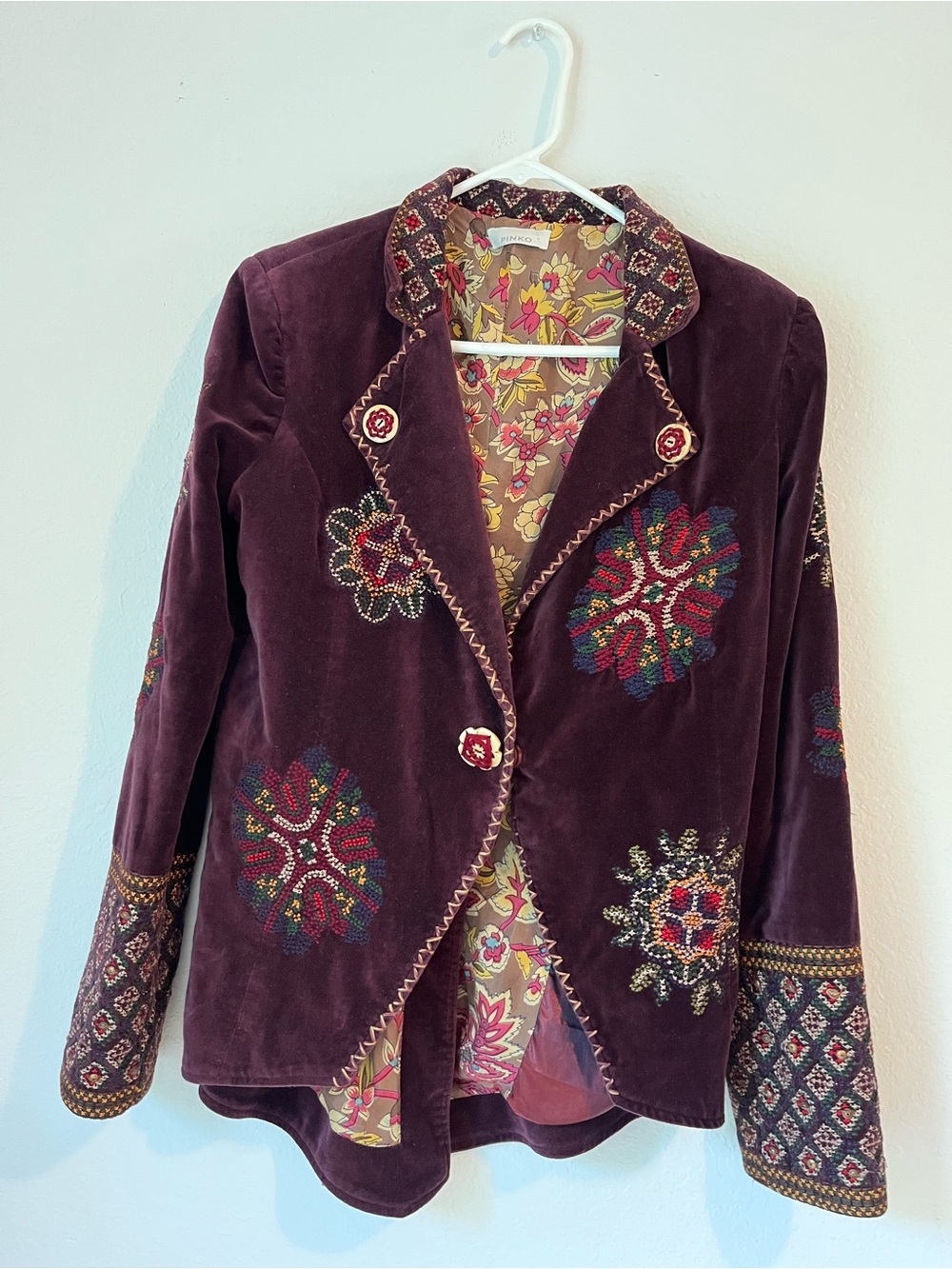 Pinko Velvet Embroidered Jacket Size 44 Burgundy 6/8 US? Rare 🍒 Art To Wear